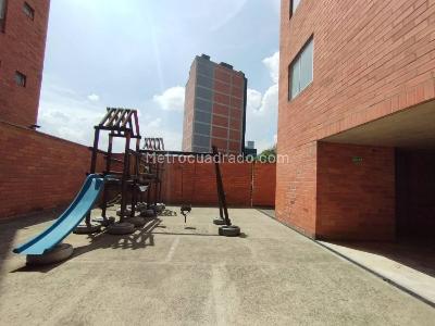 Apartamento en venta en La Almeria, Medellín · foto 2 de 20