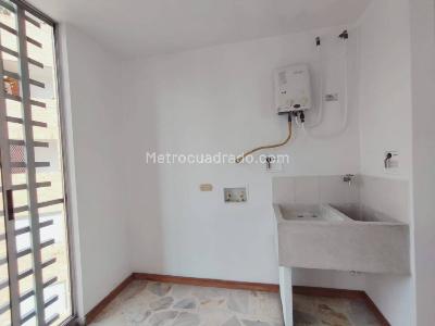 Apartamento en venta en La Almeria, Medellín · foto 7 de 20