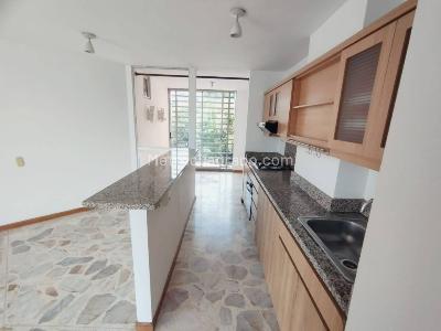 Apartamento en venta en La Almeria, Medellín · foto 10 de 20