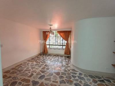 Apartamento de 4 alcobas en venta en La Floresta, Medellín, 112 m² · foto 3 de 20