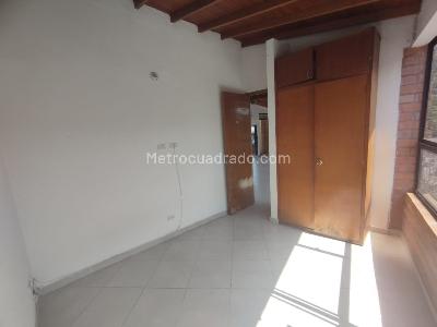 Apartamento de 2 alcobas en arriendo en La Colina, Medellín, 75 m² · foto 12 de 13