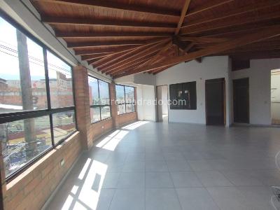 Apartamento de 2 alcobas en arriendo en La Colina, Medellín, 75 m² · foto 3 de 13