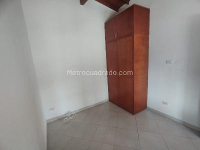 Apartamento de 2 alcobas en arriendo en La Colina, Medellín, 75 m² · foto 4 de 13