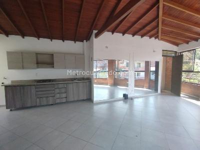 Apartamento de 2 alcobas en arriendo en La Colina, Medellín, 75 m² · foto 6 de 13