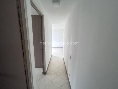Apartamento de 2 alcobas en arriendo en Loma Del Indio, Medellín, 50 m² · foto 11 de 17