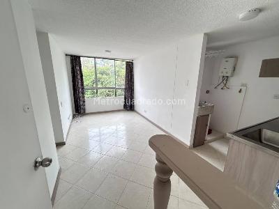 Apartamento de 2 alcobas en arriendo en Loma Del Indio, Medellín, 50 m² · foto 2 de 17