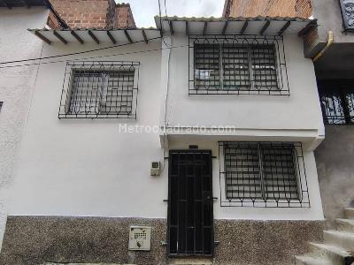 Casa de 2 alcobas en venta en Robledo Villa SofaA, Medellín, 75 m² · foto 2 de 13