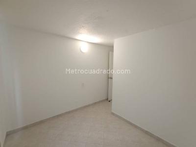 Apartamento de 4 alcobas en arriendo en Veinte De Julio, Medellín, 77 m² · foto 7 de 16