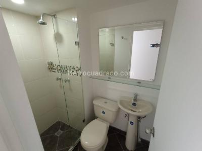 Apartamento de 4 alcobas en arriendo en Veinte De Julio, Medellín, 77 m² · foto 9 de 16