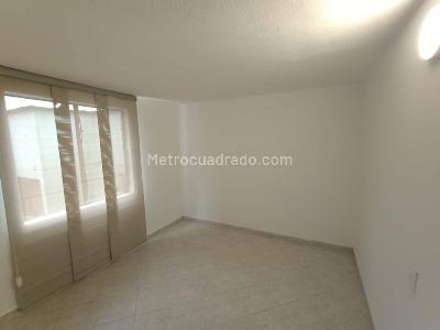Apartamento de 4 alcobas en arriendo en Veinte De Julio, Medellín, 77 m² · foto 16 de 16