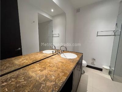 Apartamento de 2 alcobas en venta en Chico, Bogotá, 115 m² · foto 7 de 11