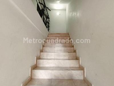 Casa de 5 alcobas en venta en Villa Teresita, Bogotá, 211 m² · foto 6 de 13