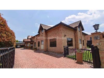 Casa de 5 alcobas en arriendo en Autopista Cajica Chia, Chía, 520 m² · foto 1 de 20