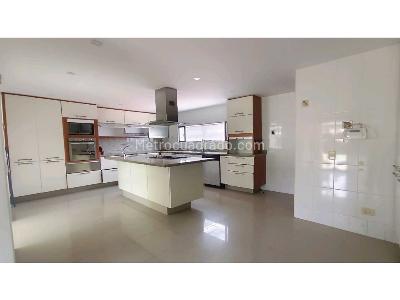 Casa de 5 alcobas en arriendo en Autopista Cajica Chia, Chía, 520 m² · foto 5 de 20