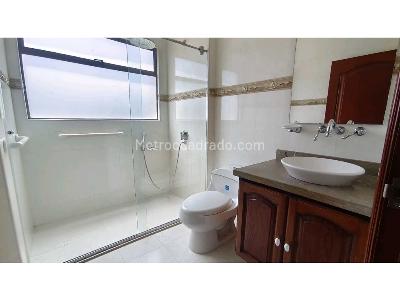Casa de 5 alcobas en arriendo en Autopista Cajica Chia, Chía, 520 m² · foto 18 de 20