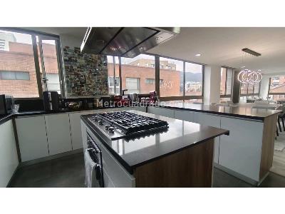 Apartamento de 3 alcobas en venta en Chico, Bogotá, 190 m² · foto 12 de 20