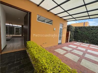 Casa de 5 alcobas en venta en Chuntame, Cajicá, 264 m² · foto 7 de 20