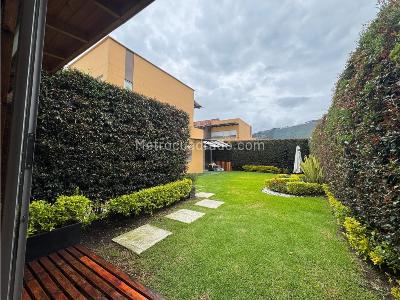 Casa de 5 alcobas en venta en Chuntame, Cajicá, 264 m² · foto 13 de 20