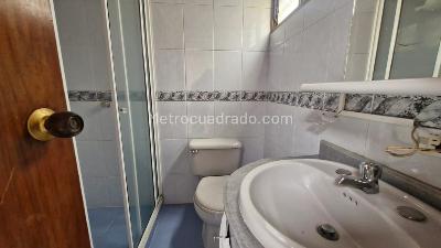 Apartamento de 3 alcobas en venta en Laureles, Medellín, 100 m² · foto 11 de 16