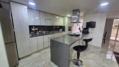Casa de 4 alcobas en venta en Belen Loma De Los Bernal, Medellín, 130 m² · foto 2 de 18