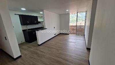 Apartamento en venta en Belen Loma De Los Bernal, Medellín · foto 2 de 15