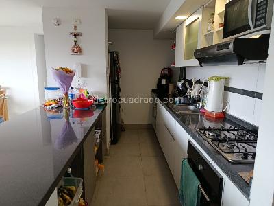 Apartamento de 3 alcobas en venta en Suba Turingia, Bogotá, 79 m² · foto 3 de 16