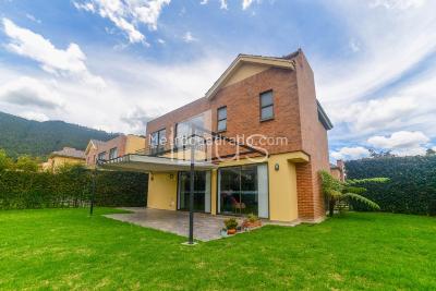 Casa de 3 alcobas en venta en Cajica Chuntame, Cajicá, 182 m² · foto 1 de 20