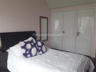 Casa de 4 alcobas en venta en Malibu Batan, Bogotá, 293 m² · foto 11 de 17