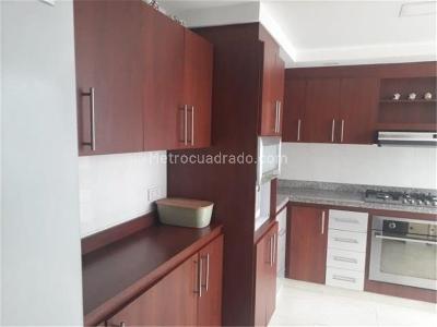 Casa de 4 alcobas en venta en Malibu Batan, Bogotá, 293 m² · foto 15 de 17