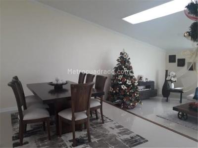 Casa de 4 alcobas en venta en Malibu Batan, Bogotá, 293 m² · foto 3 de 17