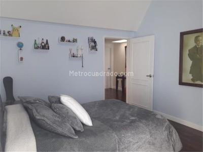 Casa de 4 alcobas en venta en Malibu Batan, Bogotá, 293 m² · foto 7 de 17