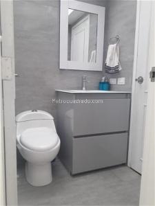 Casa de 4 alcobas en venta en Malibu Batan, Bogotá, 293 m² · foto 8 de 17