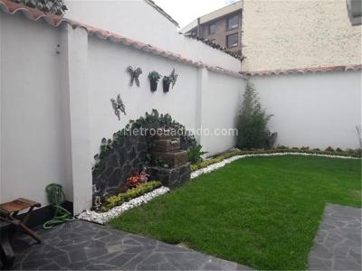 Casa de 4 alcobas en venta en Malibu Batan, Bogotá, 293 m² · foto 2 de 17