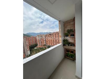 Apartamento en venta en Loma De Los Bernal, Medellín · foto 9 de 10