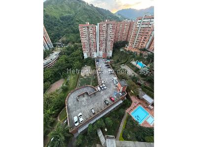 Apartamento en venta en Loma De Los Bernal, Medellín · foto 10 de 10