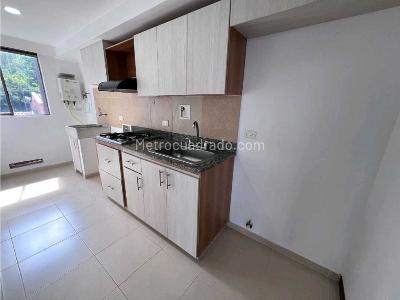 Apartamento de 3 alcobas en venta en El Poblado, Medellín, 78 m² · foto 6 de 20