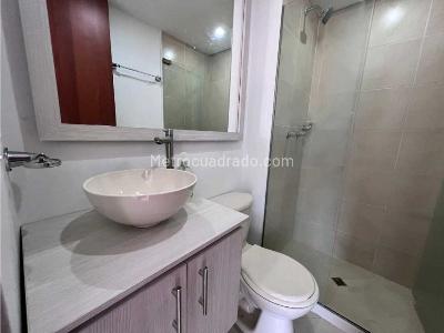 Apartamento de 3 alcobas en venta en El Poblado, Medellín, 78 m² · foto 8 de 20