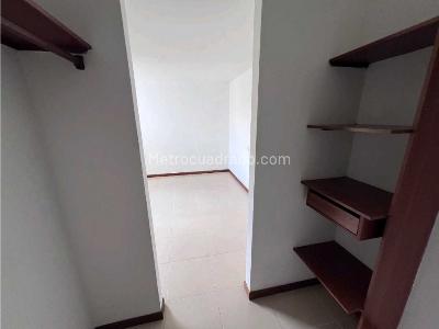 Apartamento de 3 alcobas en venta en El Poblado, Medellín, 78 m² · foto 13 de 20