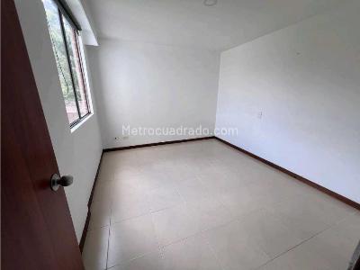 Apartamento de 3 alcobas en venta en El Poblado, Medellín, 78 m² · foto 14 de 20