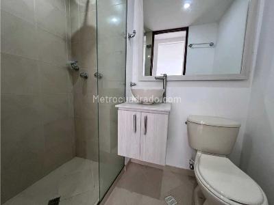 Apartamento de 3 alcobas en venta en El Poblado, Medellín, 78 m² · foto 15 de 20