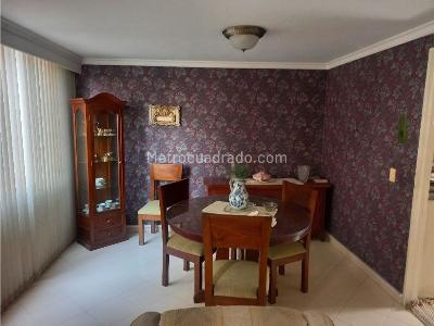 Apartamento de 3 alcobas en venta en Laureles, Medellín, 132 m² · foto 2 de 15