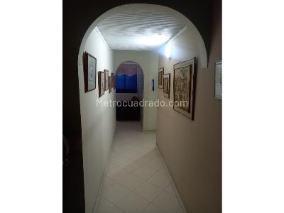 Apartamento de 3 alcobas en venta en Laureles, Medellín, 132 m² · foto 3 de 15