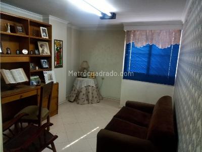 Apartamento de 3 alcobas en venta en Laureles, Medellín, 132 m² · foto 4 de 15