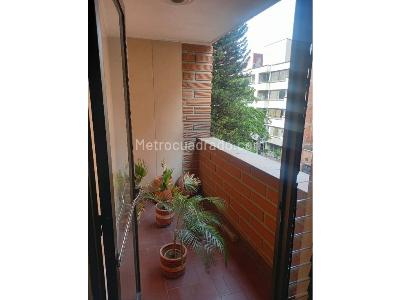 Apartamento de 3 alcobas en venta en Laureles, Medellín, 132 m² · foto 8 de 15