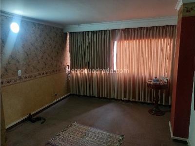 Apartamento de 3 alcobas en venta en Laureles, Medellín, 132 m² · foto 10 de 15