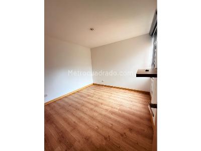 Apartamento de 3 alcobas en venta en Loma De San Jose, Sabaneta, 70 m² · foto 11 de 17