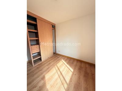 Apartamento de 3 alcobas en venta en Loma De San Jose, Sabaneta, 70 m² · foto 12 de 17
