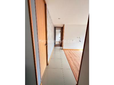 Apartamento de 3 alcobas en venta en Loma De San Jose, Sabaneta, 70 m² · foto 13 de 17