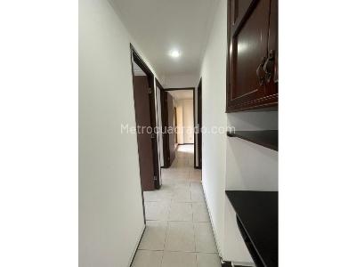 Apartamento de 3 alcobas en venta en Laureles, Medellín, 55 m² · foto 10 de 19