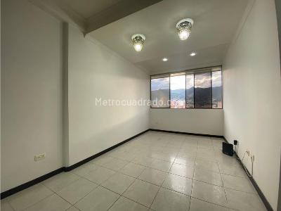 Apartamento de 3 alcobas en venta en Laureles, Medellín, 55 m² · foto 8 de 19